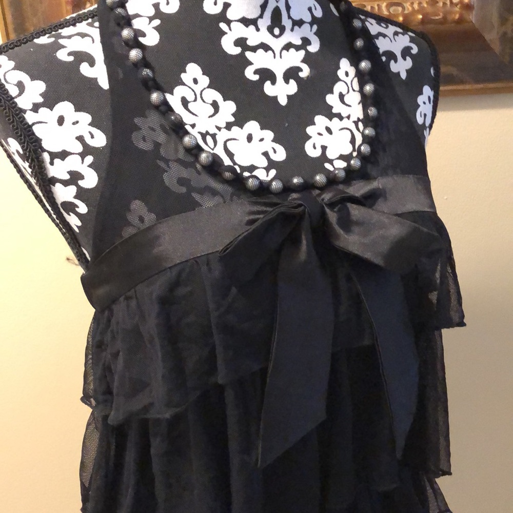💕Tiered ruffles, pearls encased in netting, lined racer back party dress